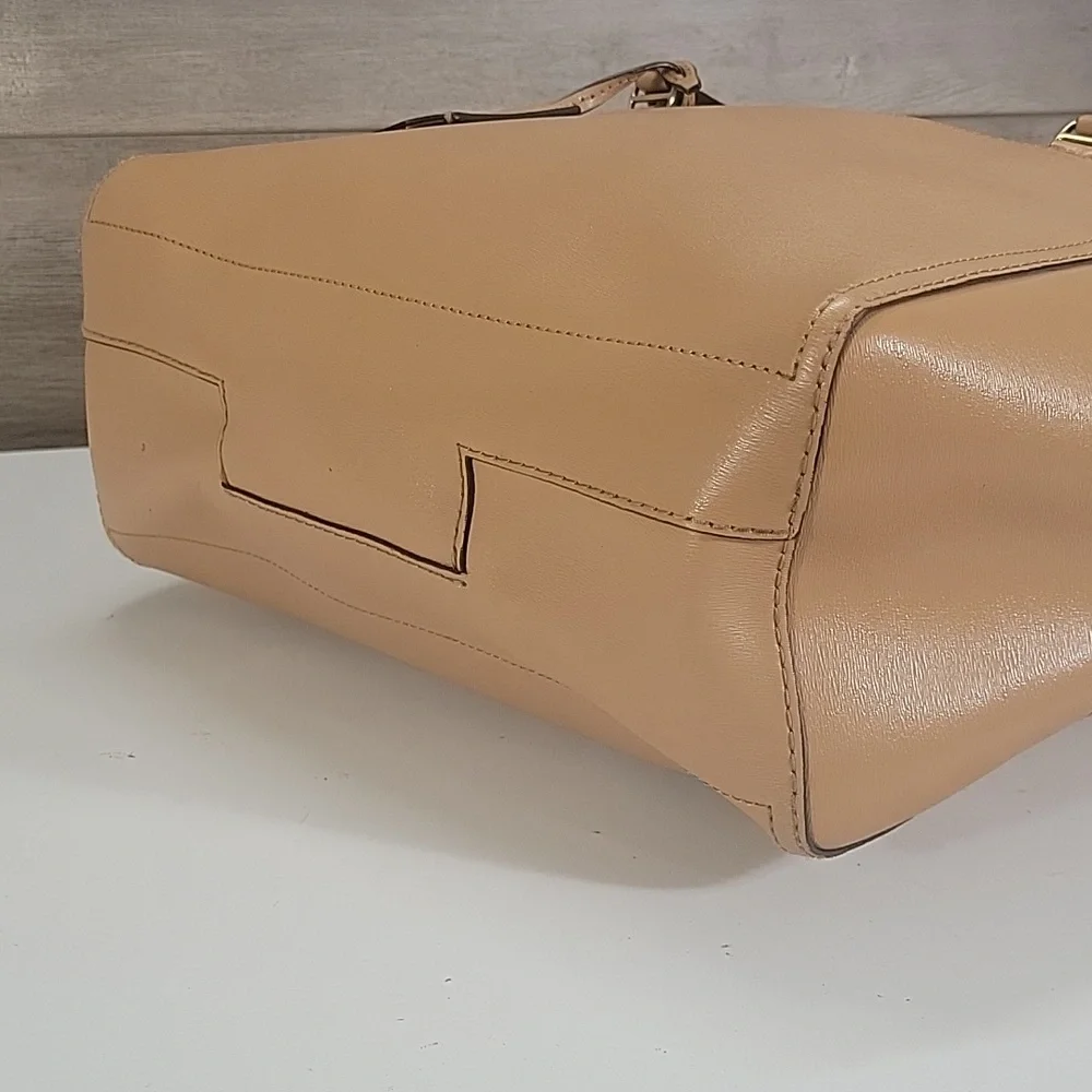 Tory Burch Tan Leather Tote Bag with Shoulder Straps
